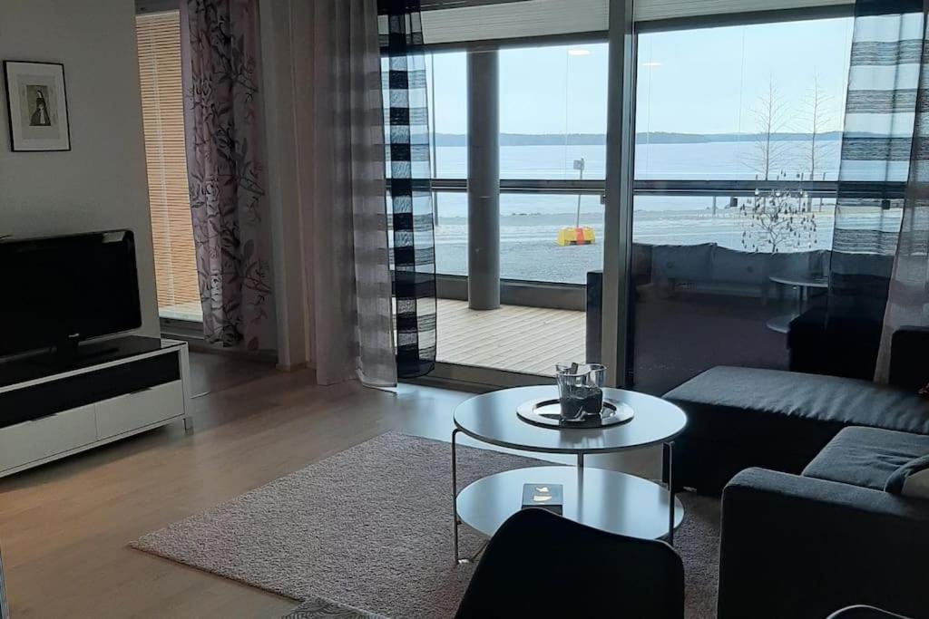 Upea Kaksio Naesijaerven Rannalla Tampere Exterior photo